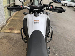 Yamaha Tenere 700 Crash Bar 2020 and up model years / Barre de protection pour Yamaha Tenere 700, modèles à partir de 2020.